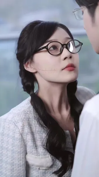 โฉมแทนใต้แสงอำนาจ