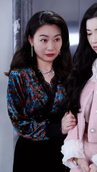 โฉมแทนใต้แสงอำนาจ