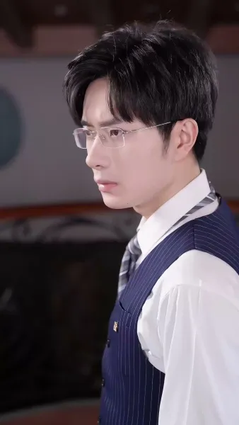 โฉมแทนใต้แสงอำนาจ