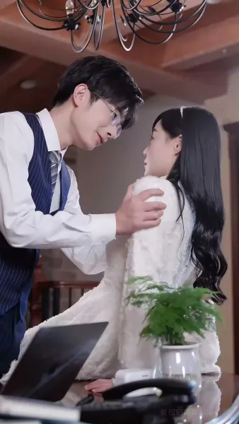 โฉมแทนใต้แสงอำนาจ