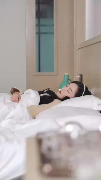 โฉมแทนใต้แสงอำนาจ