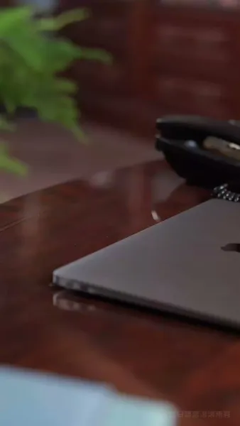 โฉมแทนใต้แสงอำนาจ