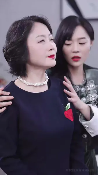 โฉมแทนใต้แสงอำนาจ