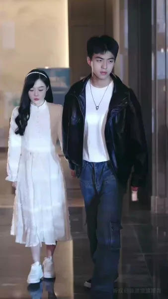 โฉมแทนใต้แสงอำนาจ