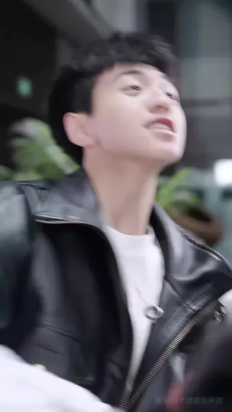 โฉมแทนใต้แสงอำนาจ