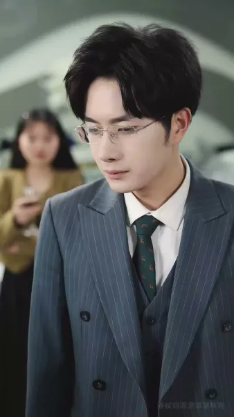 โฉมแทนใต้แสงอำนาจ