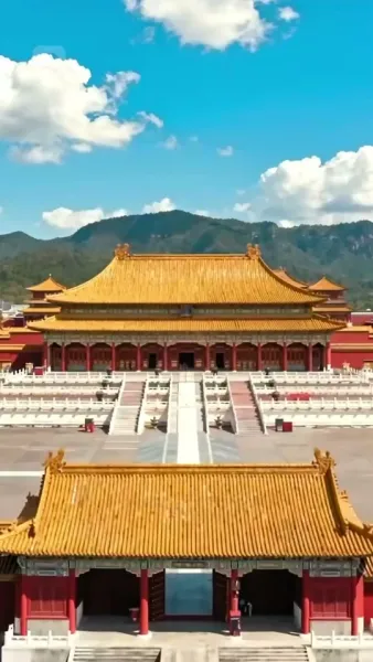 แม่เดี่ยวสายโหด ป่วนวังหลวง