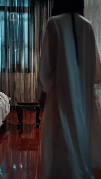 ความลับและหน้ากาก ในบ้านเดียวกัน