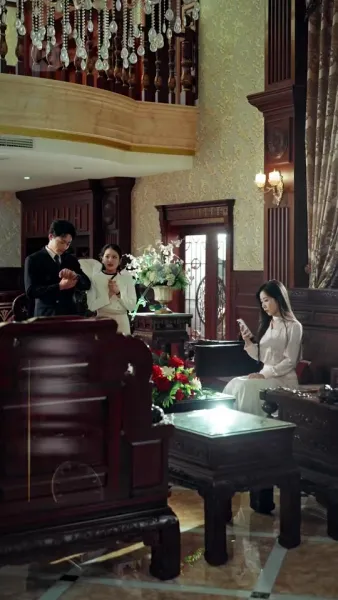 ความลับและหน้ากาก ในบ้านเดียวกัน