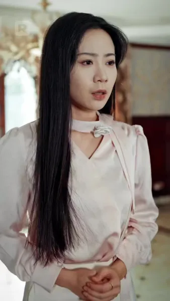 ความลับและหน้ากาก ในบ้านเดียวกัน