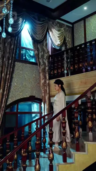 ความลับและหน้ากาก ในบ้านเดียวกัน