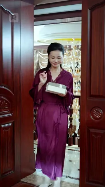 ความลับและหน้ากาก ในบ้านเดียวกัน