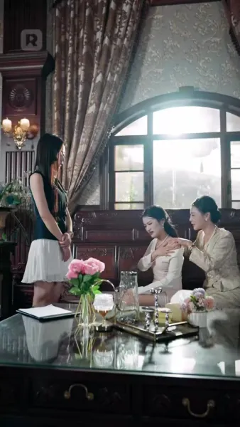 ความลับและหน้ากาก ในบ้านเดียวกัน