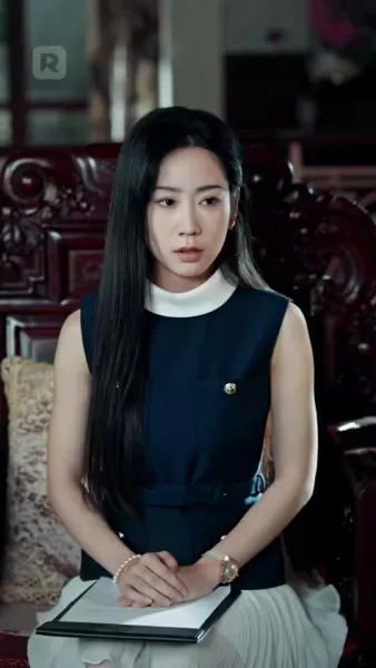 ความลับและหน้ากาก ในบ้านเดียวกัน