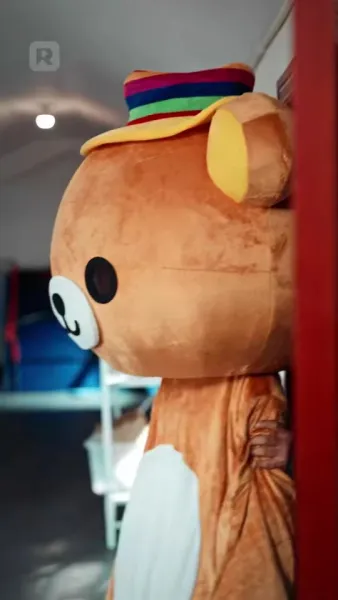 ความลับและหน้ากาก ในบ้านเดียวกัน