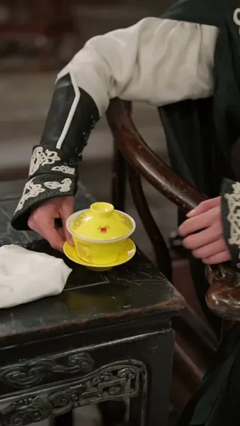 บุญคุณเก่า ลบด้วยเลือด 