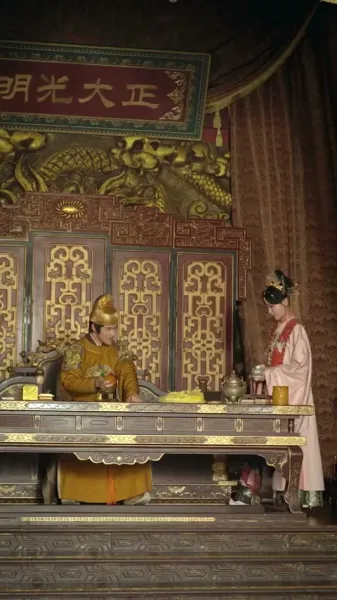 กลีบดอกไม้แช่แข็ง