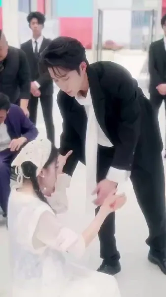 ใต้แสงจันทร์ ฉันมีเพียงแสงของคุณ