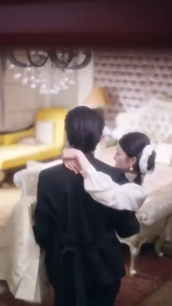 ใต้แสงจันทร์ ฉันมีเพียงแสงของคุณ