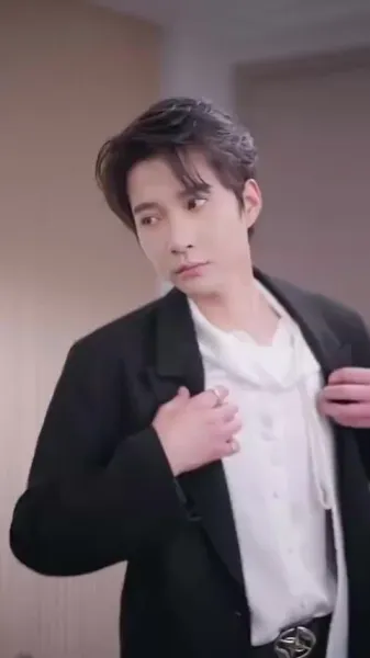 ใต้แสงจันทร์ ฉันมีเพียงแสงของคุณ