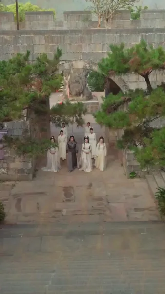 มังกรแท้ผู้ฝ่าฟันทุกข์เข็ญ