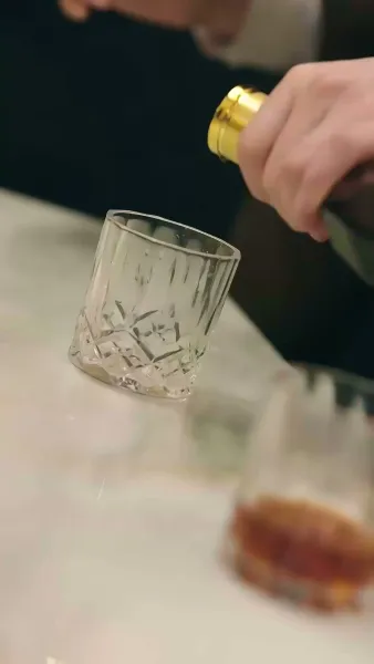 แต่งผิดคน แต่รักถูกใจ