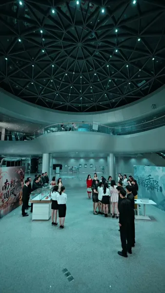 องค์รัชทายาทกลับชาติมาเกิด