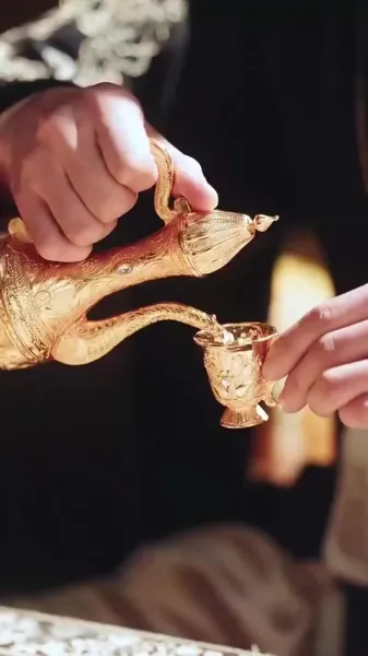 แผนการใต้ผ้าไหม