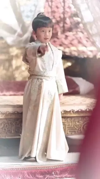 แผนการใต้ผ้าไหม