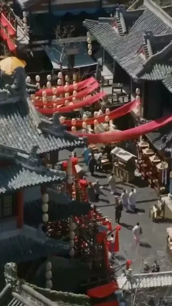 แผนการใต้ผ้าไหม