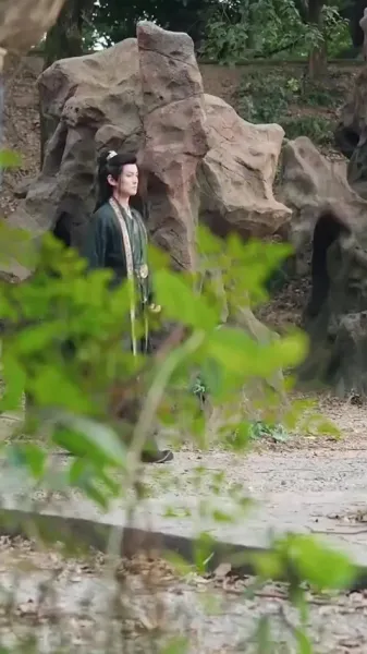 แผนการใต้ผ้าไหม