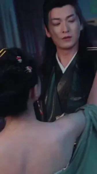 แผนการใต้ผ้าไหม