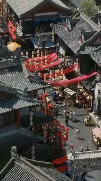 แผนการใต้ผ้าไหม