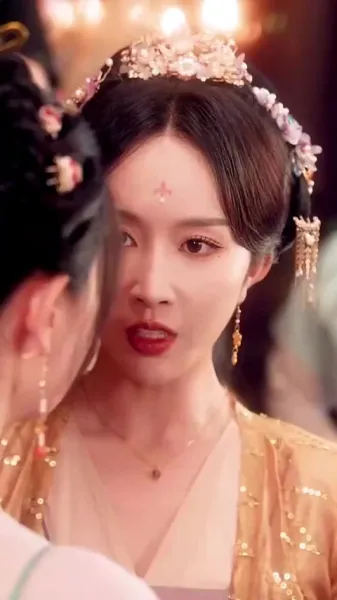 แผนการใต้ผ้าไหม