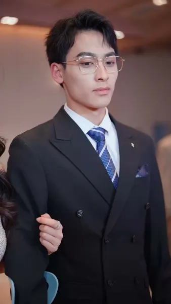 ลูกมาก่อน รักค่อยมา