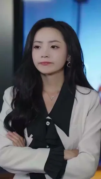 แดนมู่สอนฉันให้ปราบวายร้ายจอมหวาดระแวง