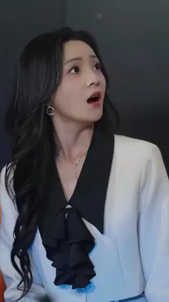 แดนมู่สอนฉันให้ปราบวายร้ายจอมหวาดระแวง