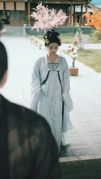 บุพเพใต้เงาบุปผา