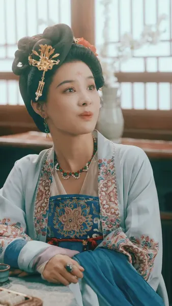 บุพเพใต้เงาบุปผา