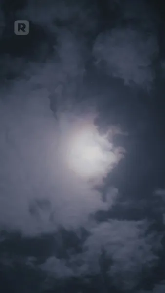 ผูกรักชายคาเดียวกัน