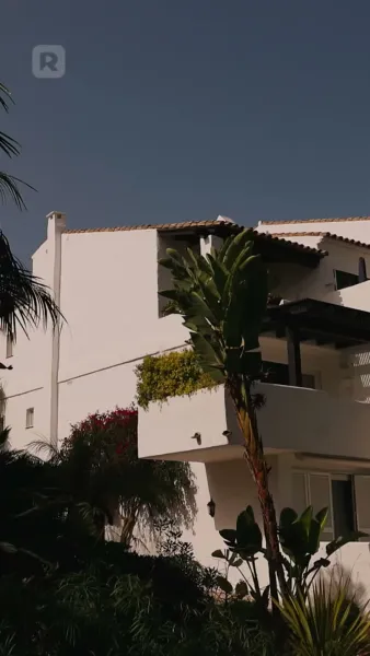 ผูกรักชายคาเดียวกัน