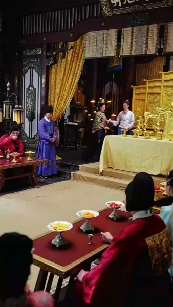 คืนวังหงส์คู่