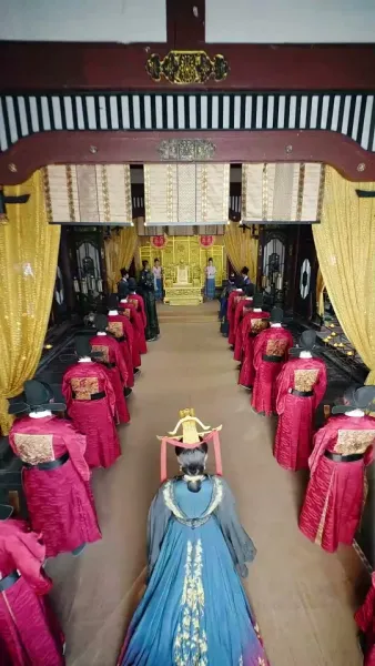 คืนวังหงส์คู่