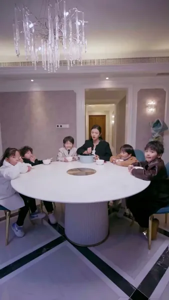 ห้าทายาทแสบกับหม่ามี้สุดแกร่ง