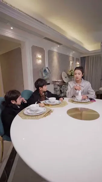 ห้าทายาทแสบกับหม่ามี้สุดแกร่ง