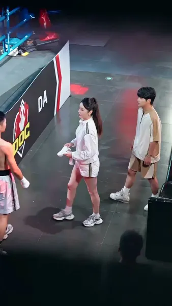 นักชกหมัดเหล็ก