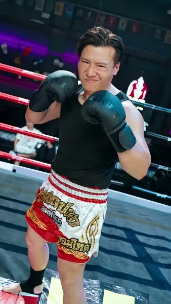 นักชกหมัดเหล็ก