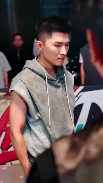 นักชกหมัดเหล็ก