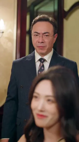 รักซ่อนกลางวังวน