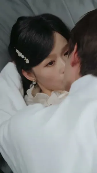 รักซ่อนกลางวังวน